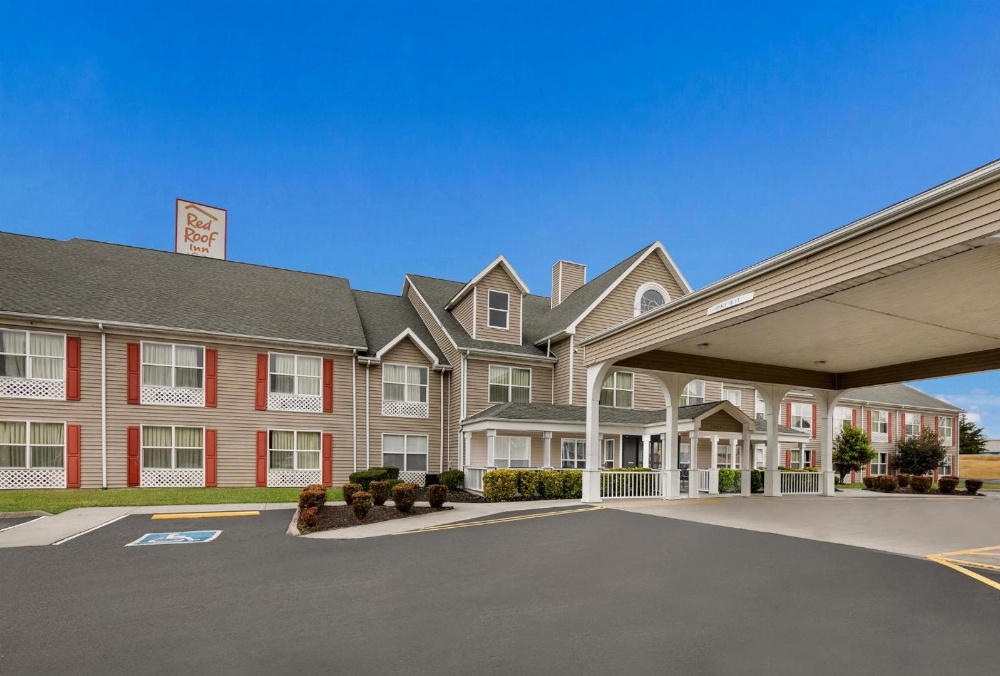 Red Roof Inn & Suites Knoxville East Main image