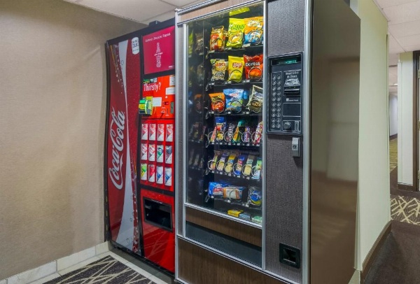 Red Roof Inn & Suites Knoxville East image 17