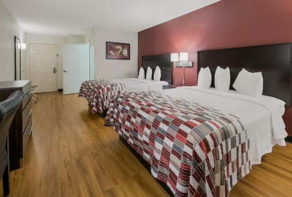 Red Roof Inn & Suites Knoxville East image 23