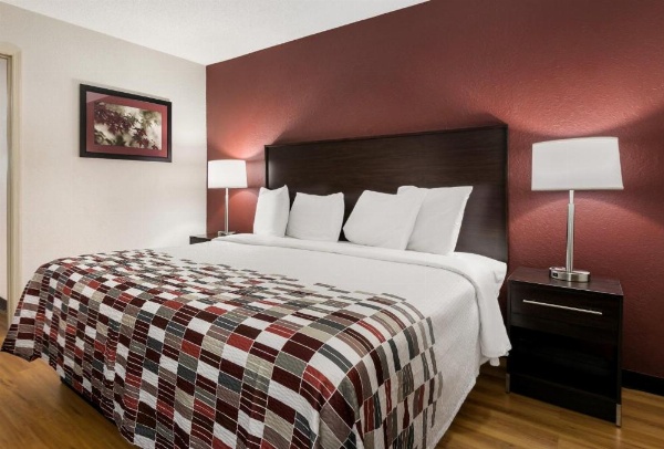 Red Roof Inn & Suites Knoxville East image 27